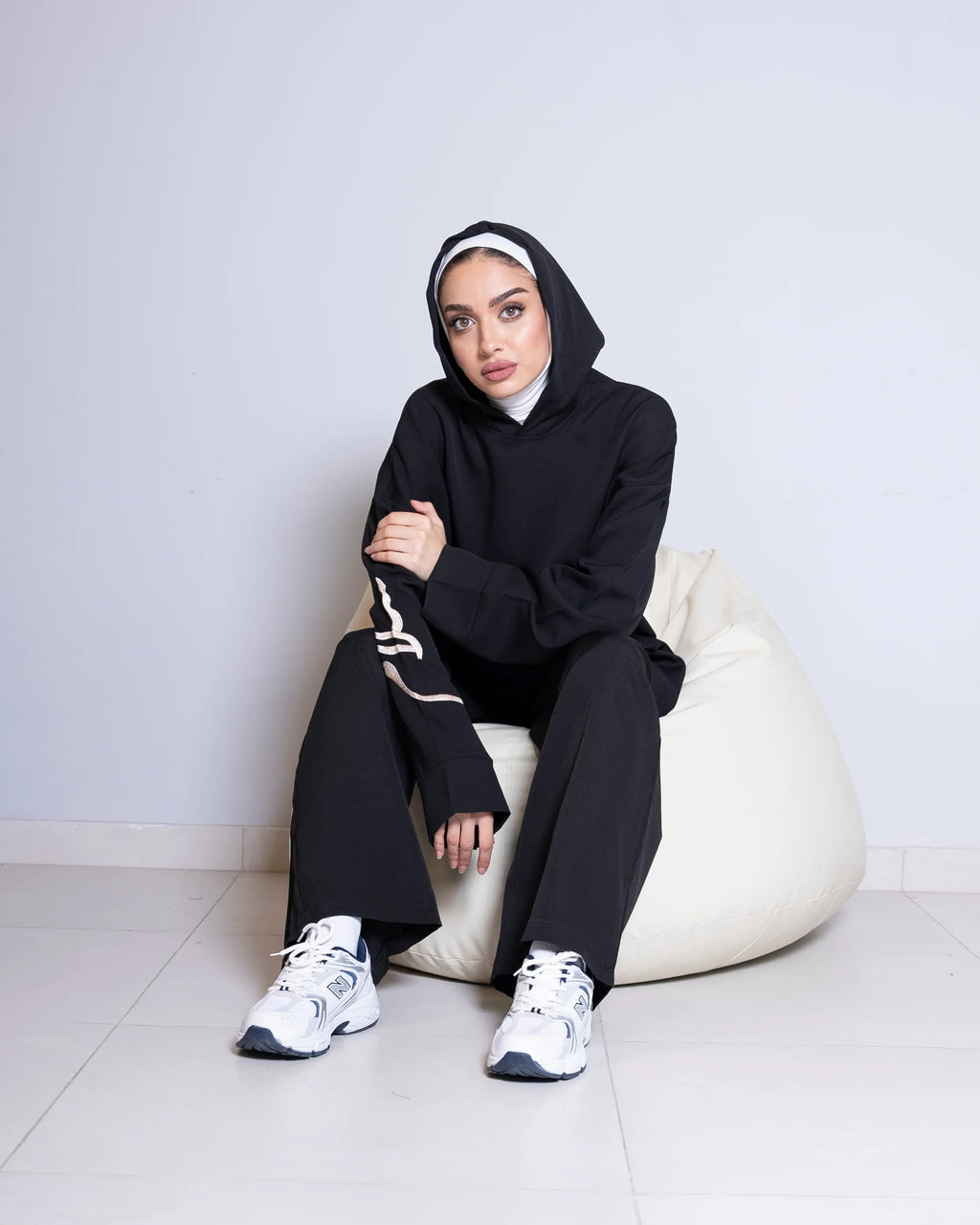 Ensemble hoodie oversize femme – vue assise