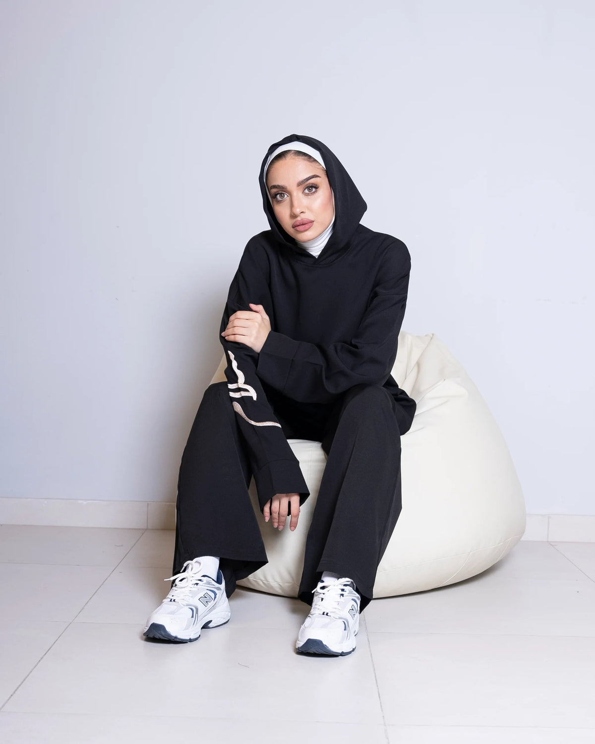 Ensemble hoodie oversize femme – vue assise